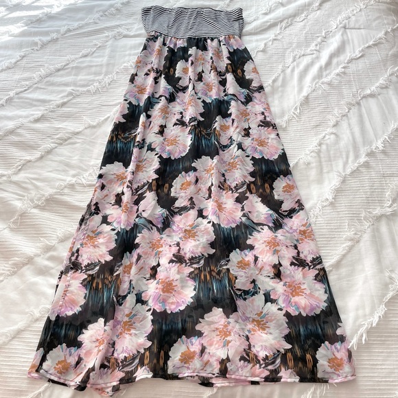 Xhilaration Sheer Floral Maxi Dress Size Medium - Picture 3 of 5